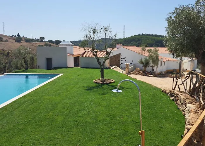 Quinta De Matrena * Macieiros